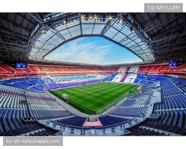 俱乐部在球场维护与安全管理上加大投入，各个俱乐部的球场